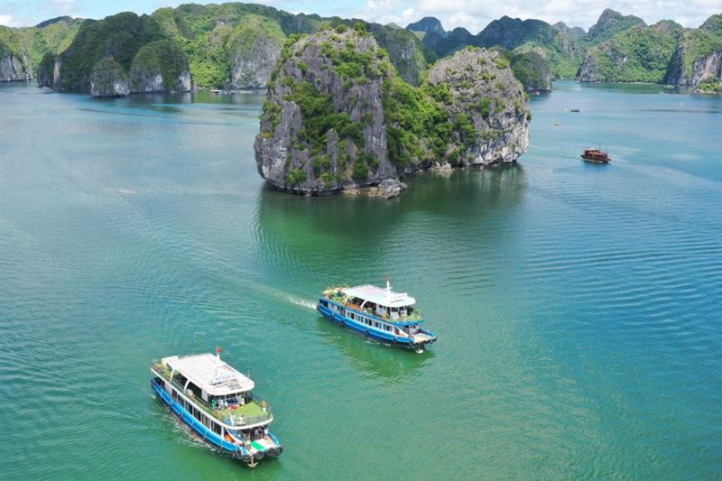 One Day Cruise to Explore Lan Ha Bay from Cat Ba Island