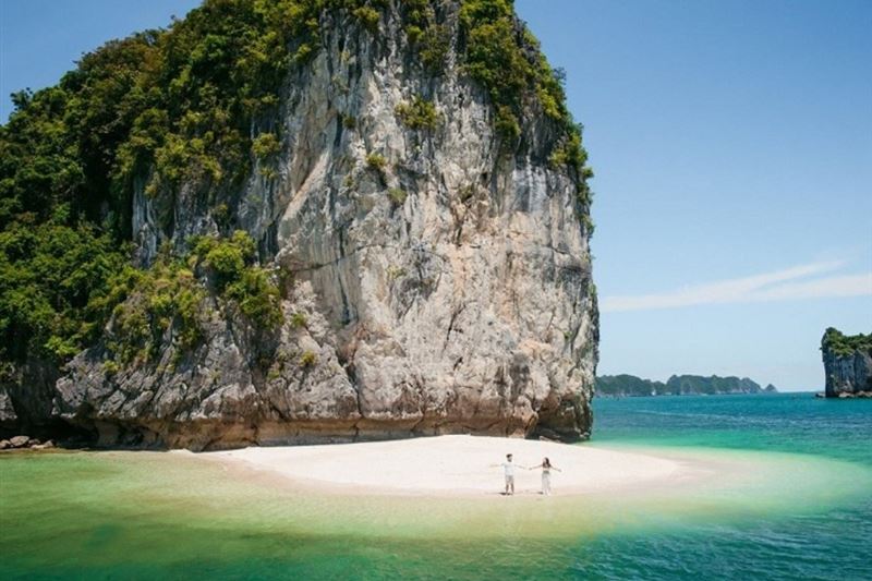 Lan Ha - Ha Long Bay 1 Day boat trip - Kayaking from Cat Ba, avoid the crowds
