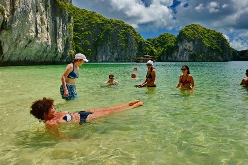 One Day Cruise to Explore Lan Ha Bay from Cat Ba Island