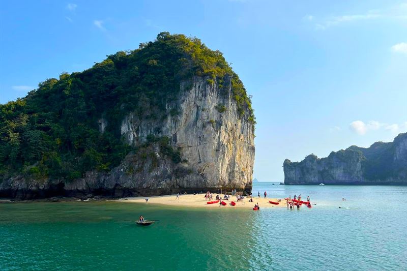 A Full-Day Exploration of Lan Ha Bay Departing from Cat Ba Town