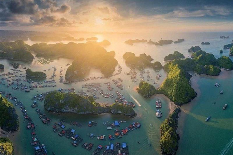Lan Ha - Ha Long Bay 1 Day boat trip - Kayaking from Cat Ba, avoid the crowds