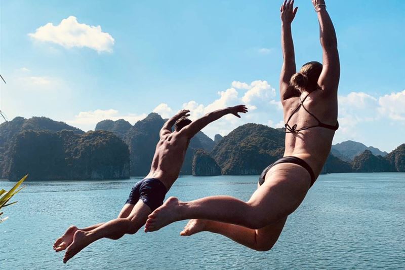 Discover the Hidden Gems of Lan Ha - Day Cruise from Cat Ba