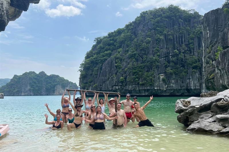 Discover the Hidden Gems of Lan Ha - Day Cruise from Cat Ba