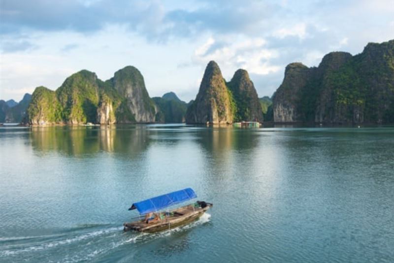 One Day Cruise to Explore Lan Ha Bay from Cat Ba Island