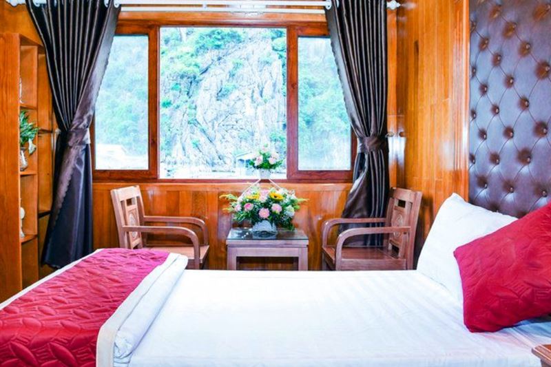 Private 2 Days 1 Night Voyage on Boat in Lan Ha Bay