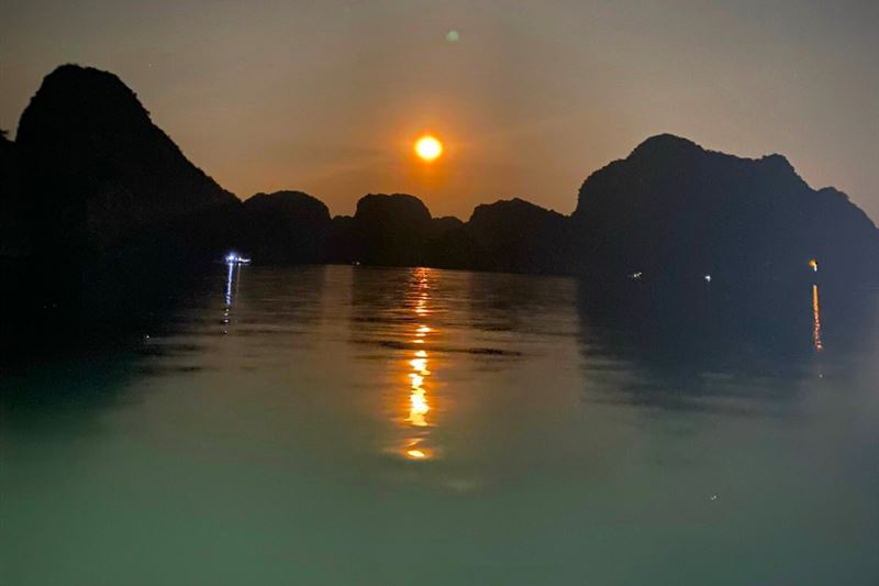 Experience the Sunset and Plankton Bioluminescent Night Kayak from Cat Ba Island
