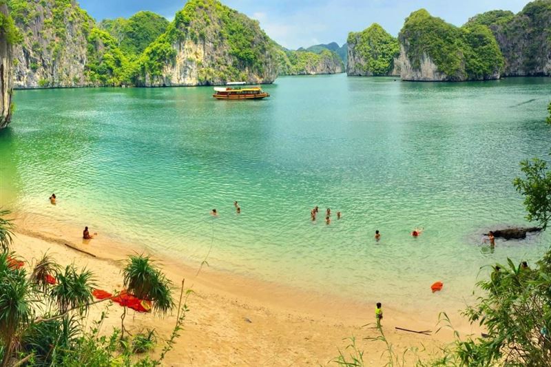 Lan Ha Bay - Cat Ba 2D1N Adventure with Meals, Kayaking, Trekking