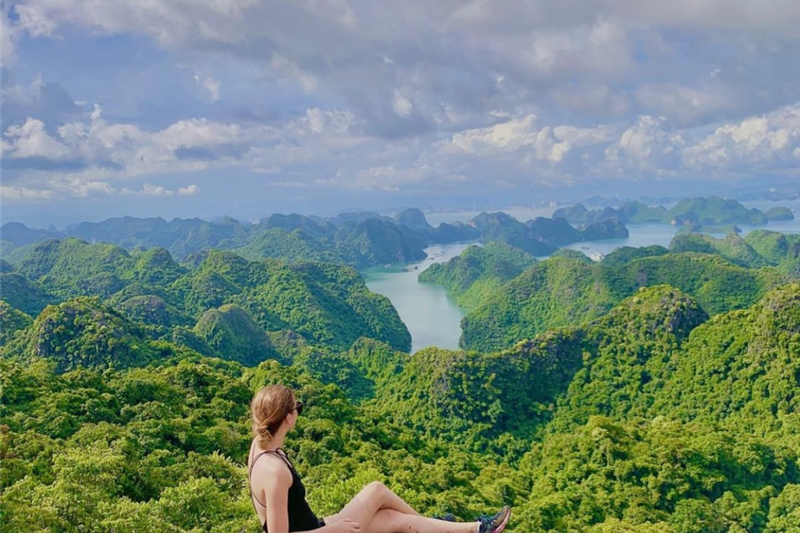 Lan Ha Bay - Cat Ba 2D1N Adventure with Meals, Kayaking, Trekking