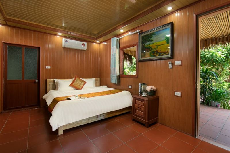Lan Ha Bay - Cat Ba 2D1N Adventure with Meals, Kayaking, Trekking