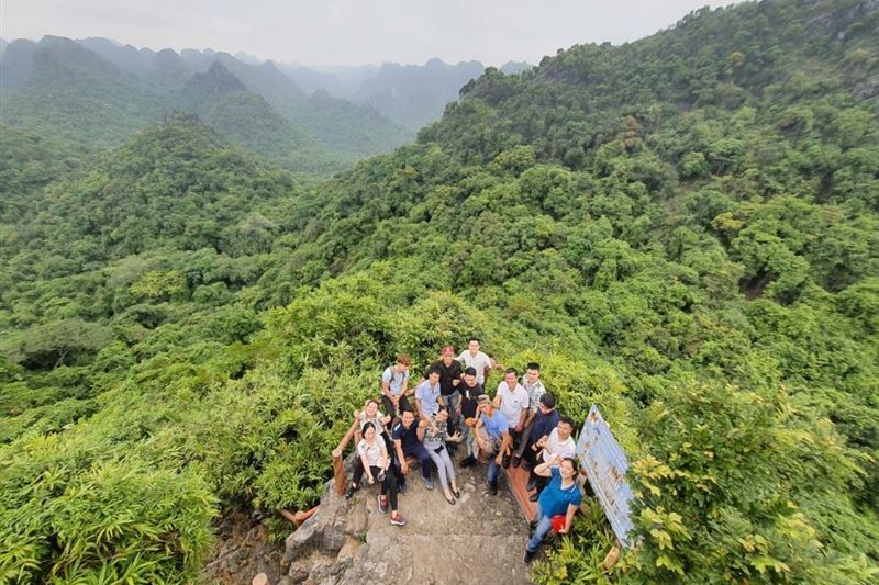 Lan Ha Bay - Cat Ba 2D1N Adventure with Meals, Kayaking, Trekking